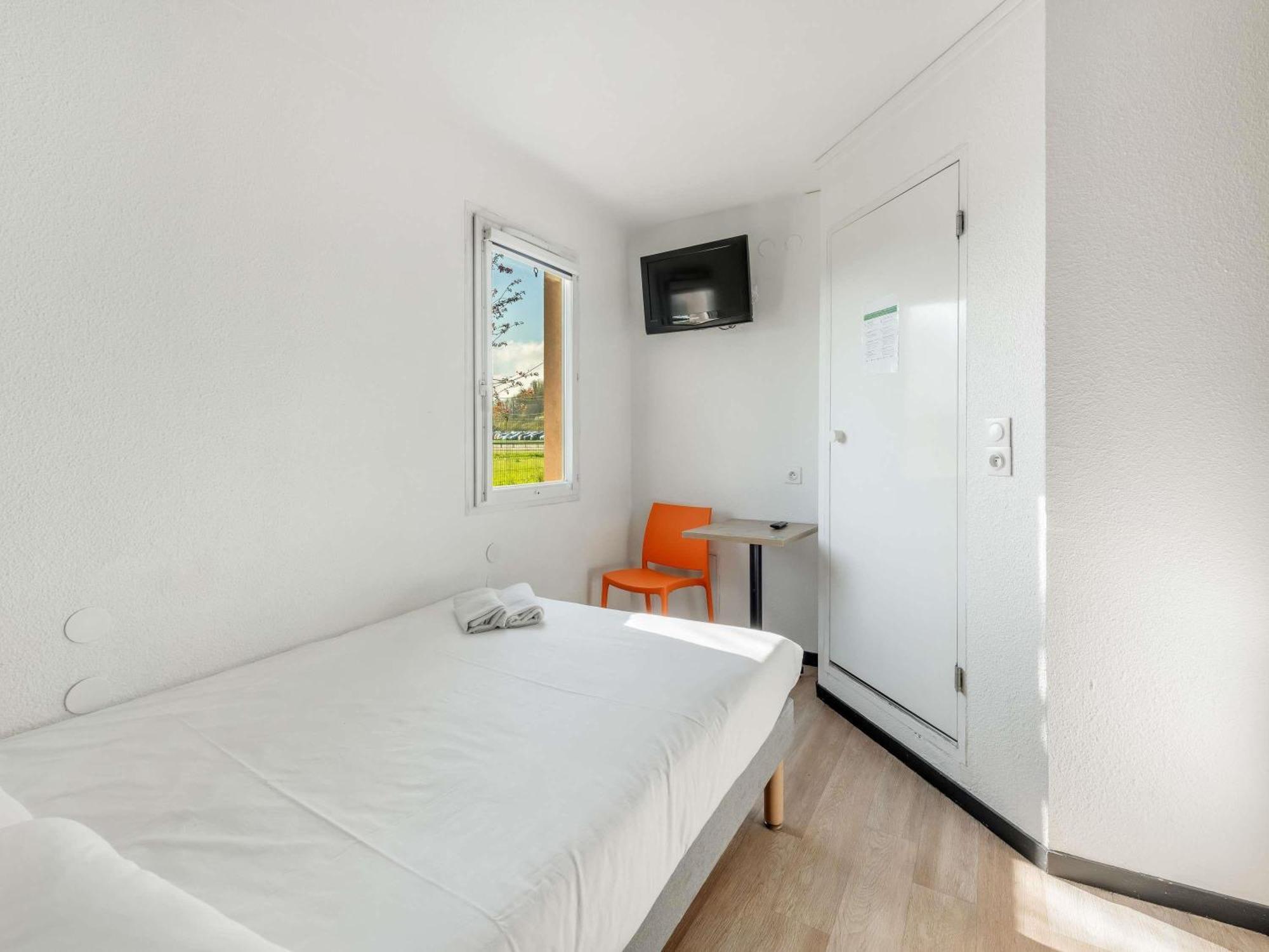 Hotelf1 Lyon Bourgoin-jallieu Hotel L'Isle-d'Abeau